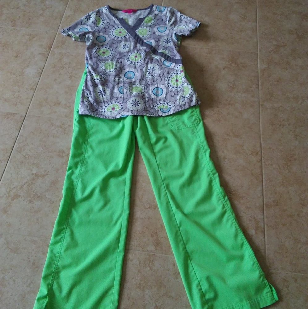 Scrub set - Picture 2 of 8